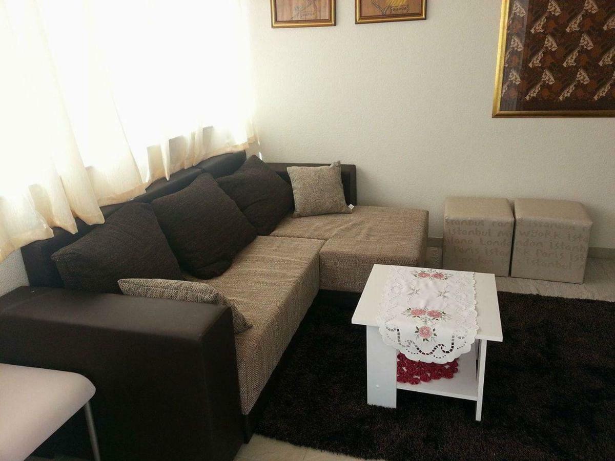 Kartini Apartment Nin Buitenkant foto