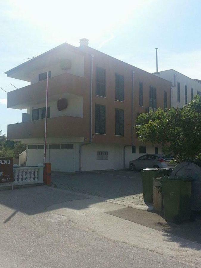 Kartini Apartment Nin Buitenkant foto